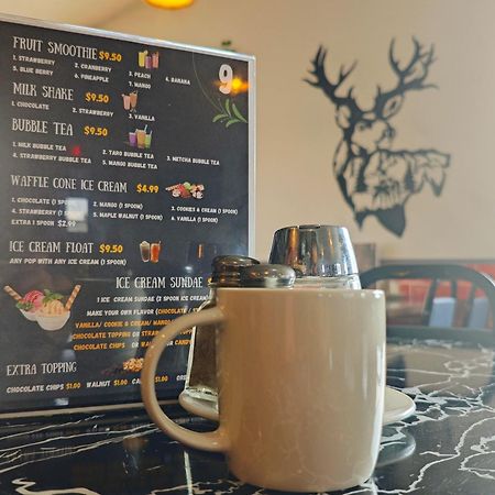 Cozy Corner Motel & Restaurant เฮนส์จังก์ชัน ภายนอก รูปภาพ