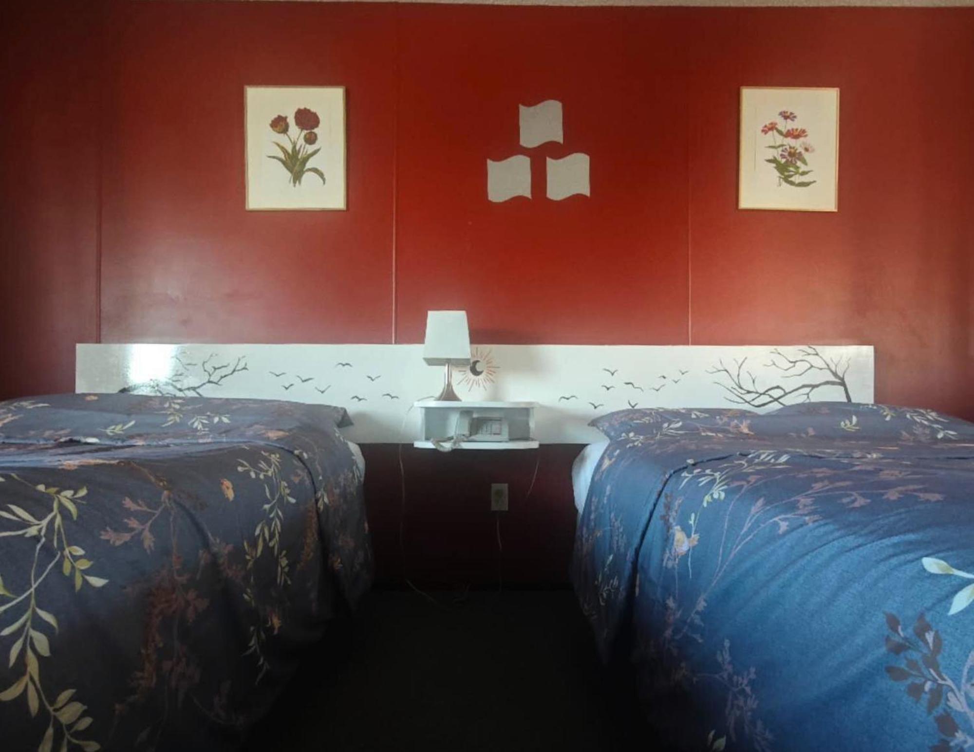 Cozy Corner Motel & Restaurant เฮนส์จังก์ชัน ภายนอก รูปภาพ