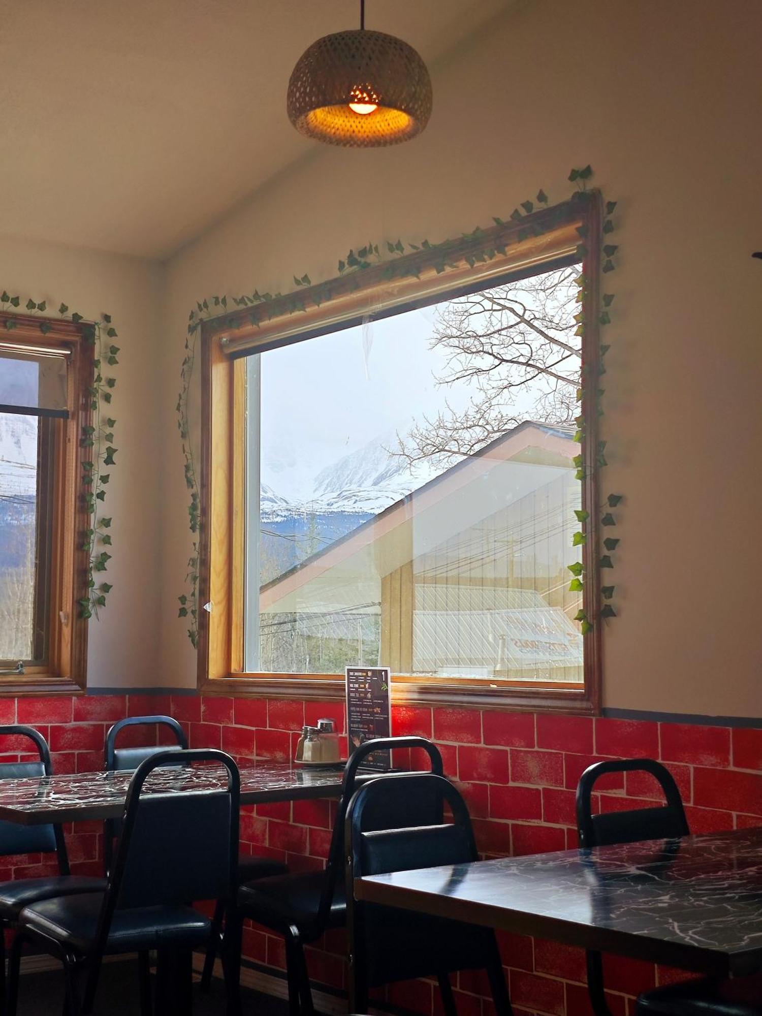 Cozy Corner Motel & Restaurant เฮนส์จังก์ชัน ภายนอก รูปภาพ